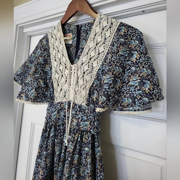 Phase II Vintage 70's Blue Calico Floral Prairie Cottage Boho Maxi Dress Size 11
